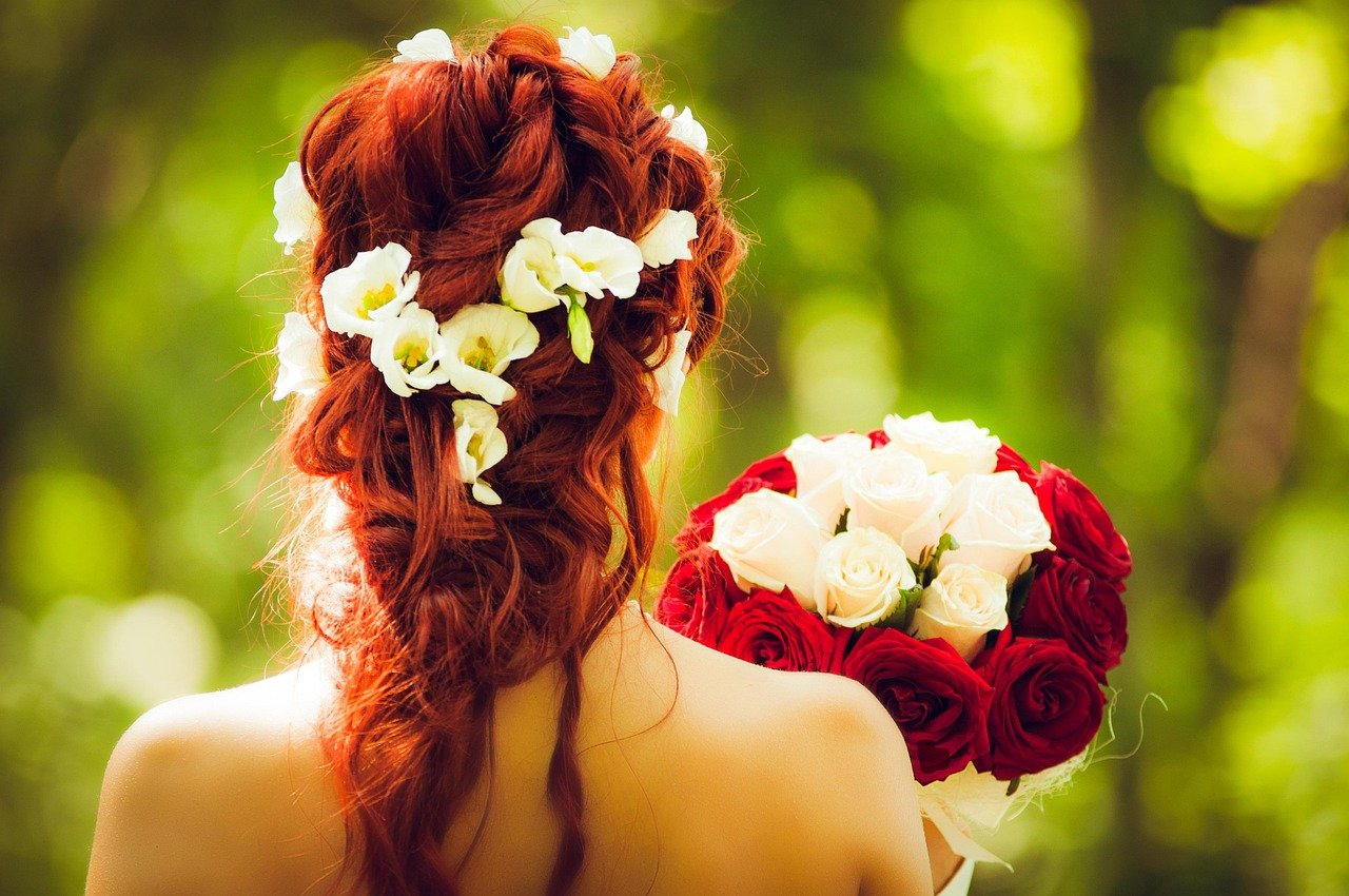 Für jeden Hochzeitstyp die richtige Frisur