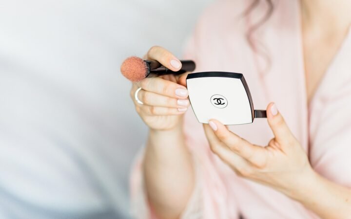 Glowy Make-up Look: So gelingt der strahlende Glow-Effekt
