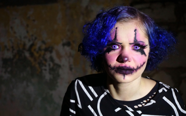 Halloween schminken einfach für Frauen: Gruselig schön in Minuten